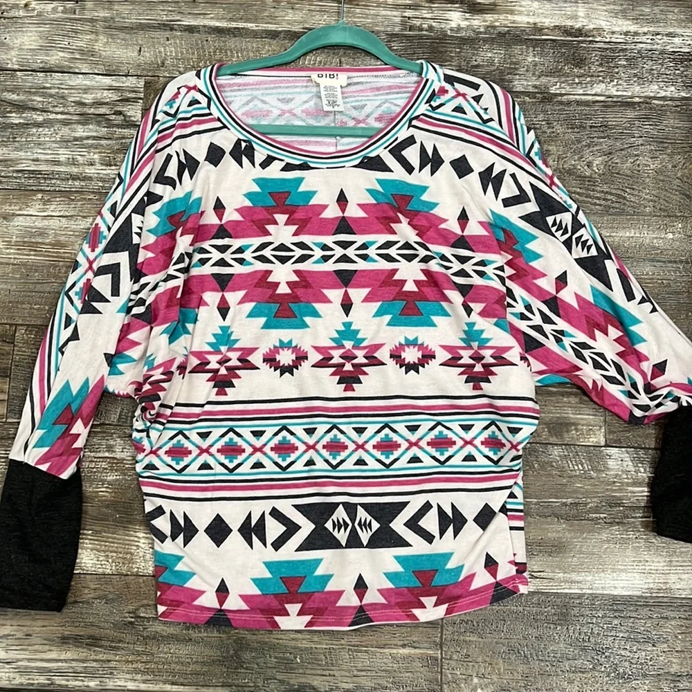 Aztec top - Picture 1 of 2